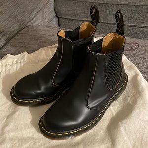 Dr. Martens 2976 Vintage Made in England Chelsea Boots in Black Quilon Leather